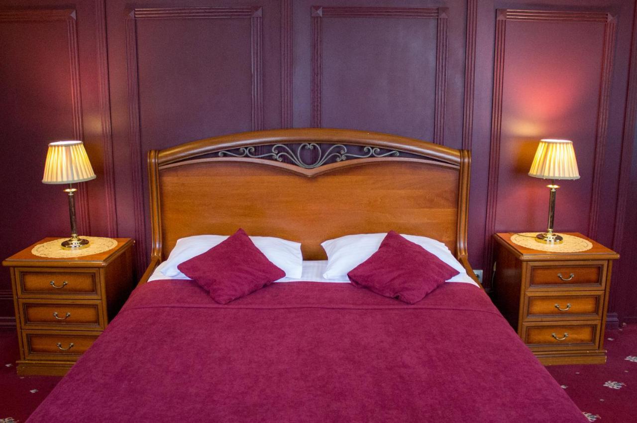 Aqvium Hotel Dnipro Eksteriør billede