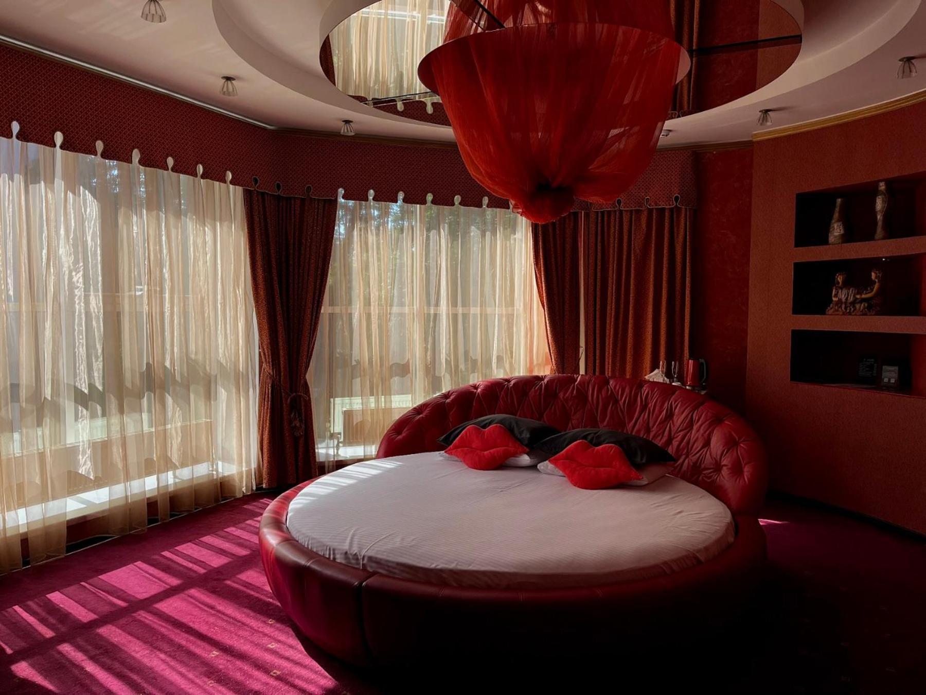 Aqvium Hotel Dnipro Eksteriør billede
