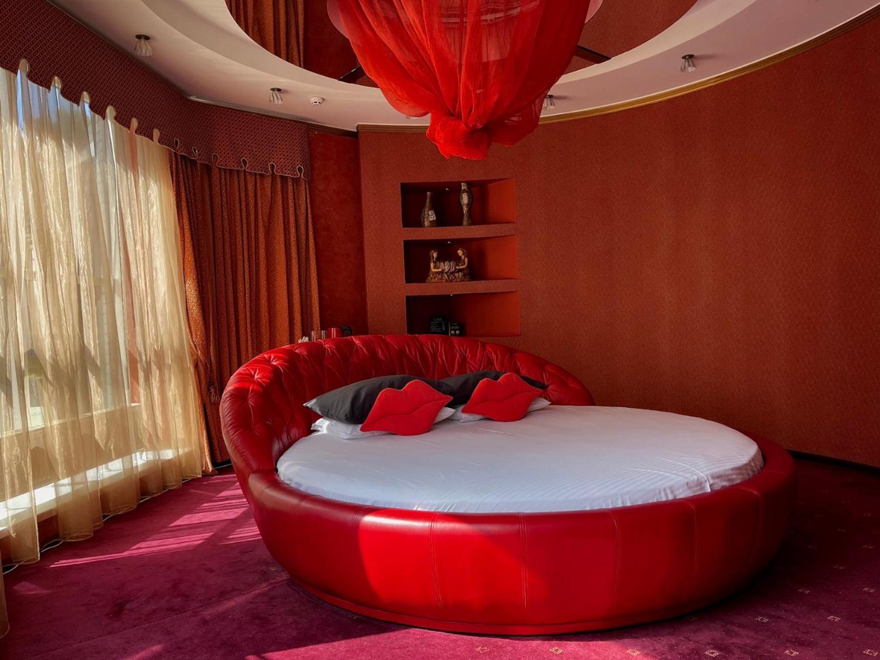 Aqvium Hotel Dnipro Eksteriør billede
